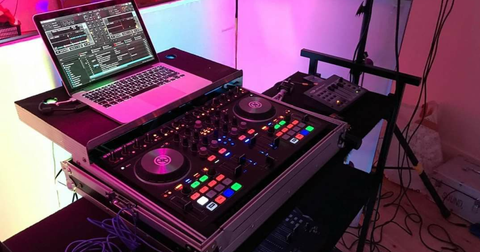 Een DJ-set voorbereiden: tips om klaar te zijn voor de grote dag