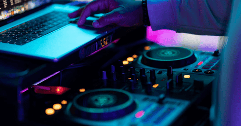 De draagbare dj-setup: eenvoudig op te zetten en verrassend krachtig