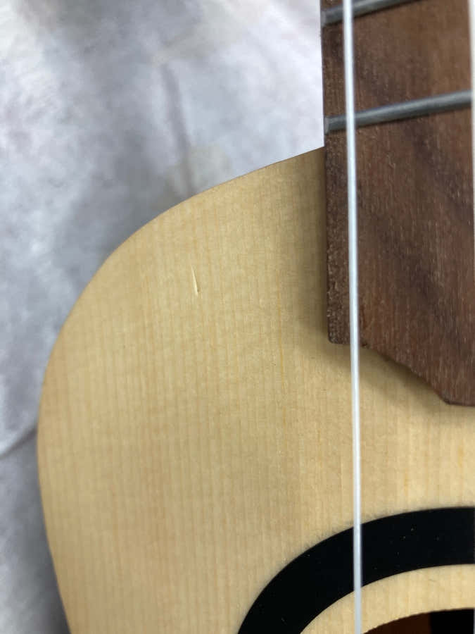 Tiki TKU150TE Ukulele Ténor Slim Arched Back - Stock B