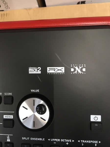Korg PA-700 Rood - B-stock