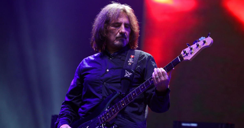 Geezer Butler (Black Sabbath) utilise une voix IA pour présenter ses prochains morceaux solo à d’autres artistes