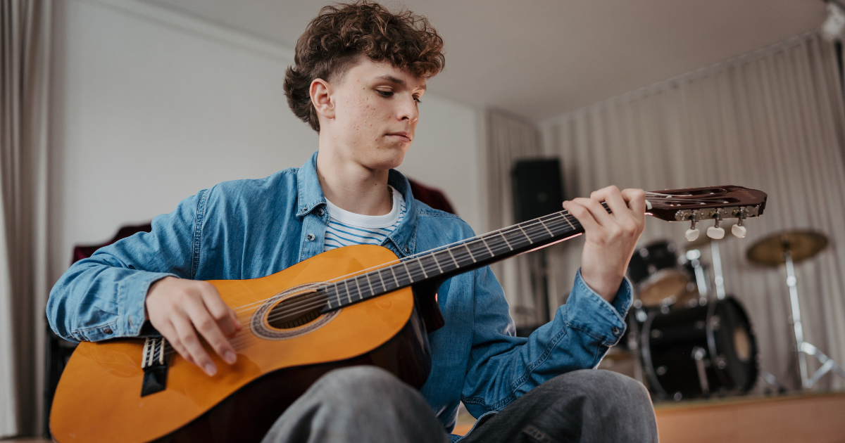 Top 5 des meilleures guitares acoustiques pour débutant