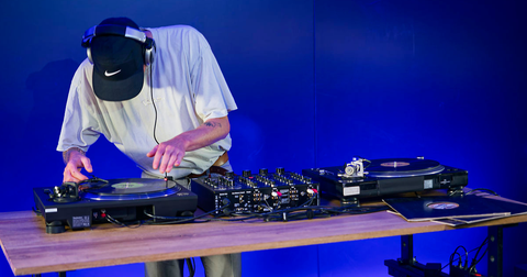Instap DJ-materiaal: de complete koopgids om goed uitgerust te starten
