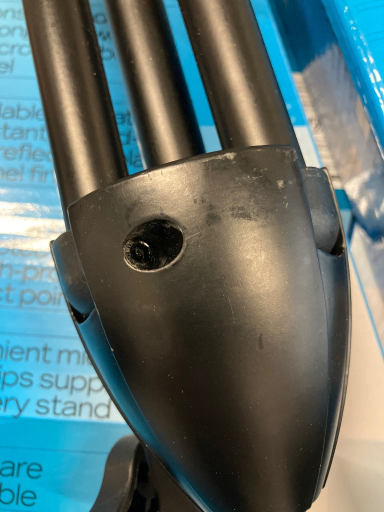 A514 Black Stand - Stock B