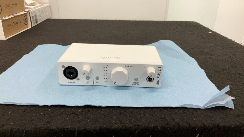 MiniFuse 1 White - Stock B