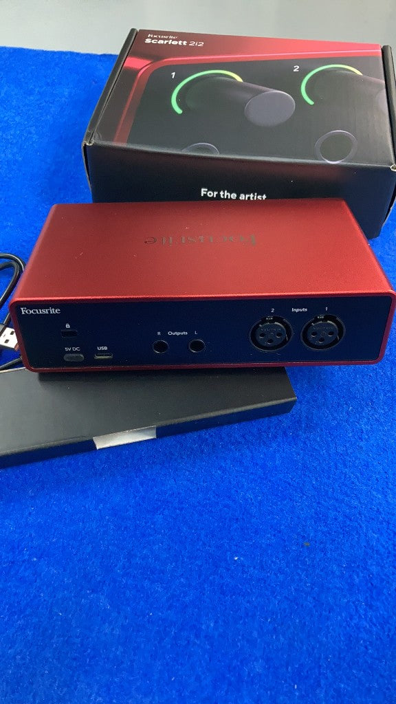 Scarlett 2i2 4th Gen - Stock B