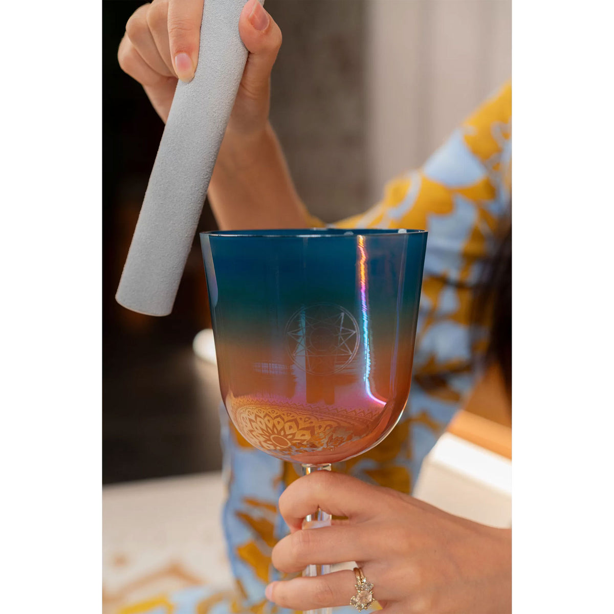 ESOLCSB528 - Bol chantant en cristal Essence Solfeggio 4.5" Mi 528 Hz bleu soleil levant