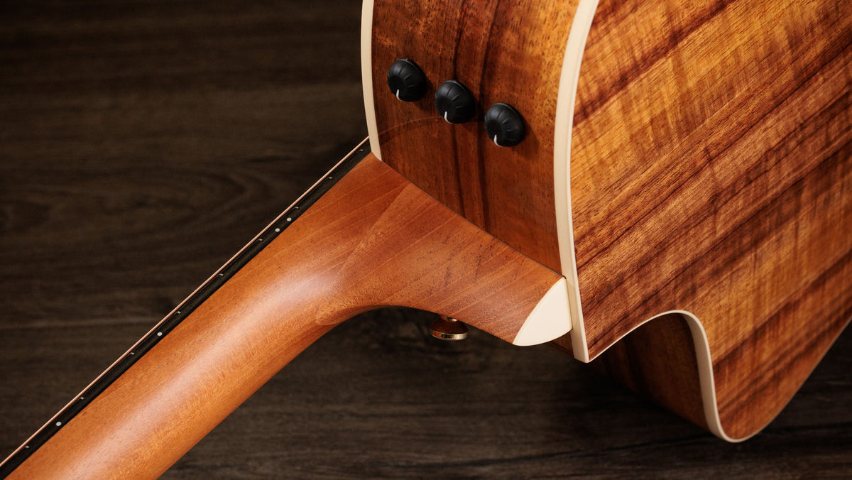 214ce-K DLX Naturel Grand Auditorium