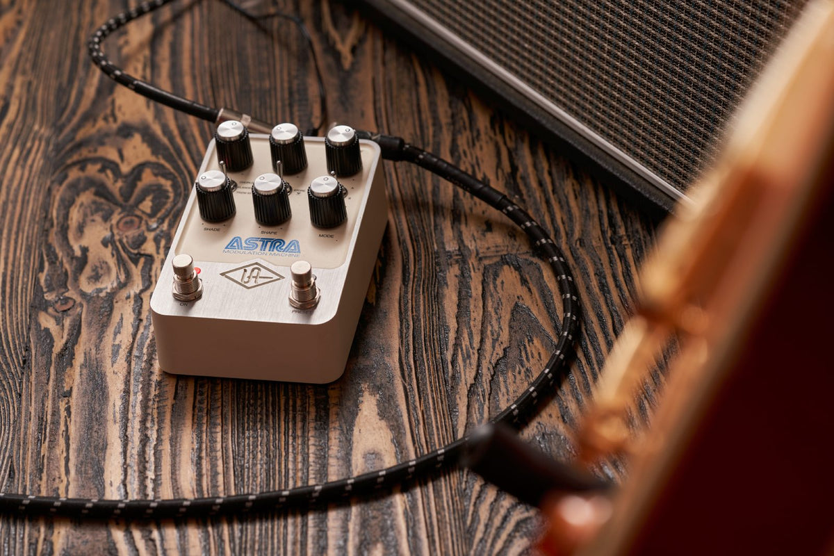 UAFX Astra Modulation Pedal