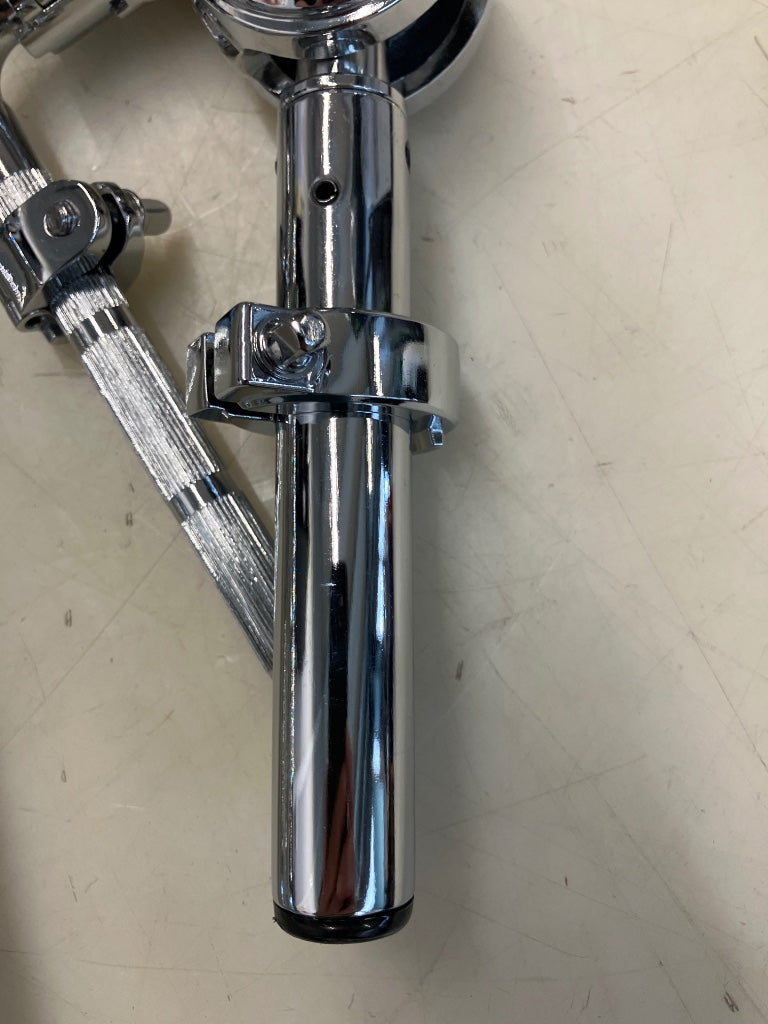 TC-1035BL Stand 1 Attache Tom - 1 Perchette GYROLOCK-l - Stock B