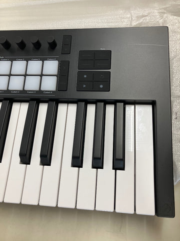 Launchkey 37 MK4 - Stock B