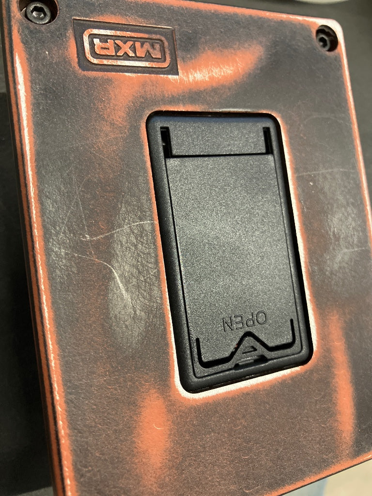 PEDALS OF SIGNATURE EFFECTS SLASH OCTAVE FUZZ - B Stock