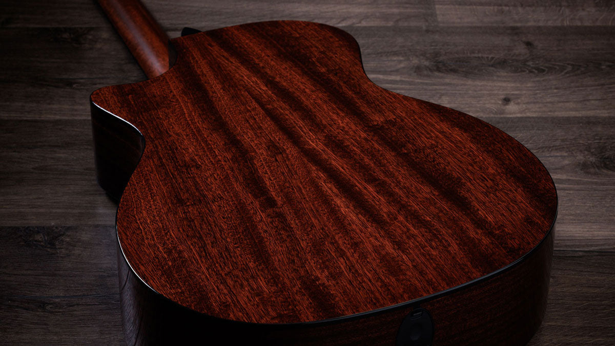 324ce Next Generation tropisch mahonie bovenblad Shaded Edgeburst Grand Auditorium