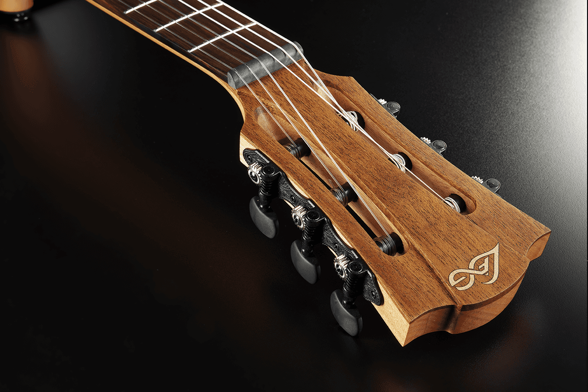 Tramontane Tn70A-Nat Nylon Auditorium