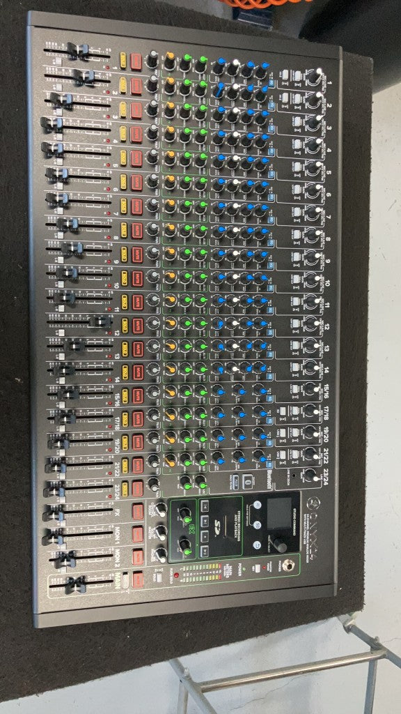 Onyx 24 - Stock B