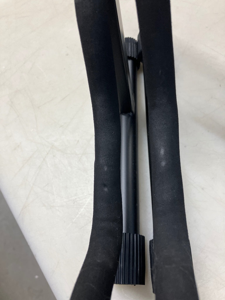 GS438 UNIVERSAL GUITAR STAND "A - B Stock
