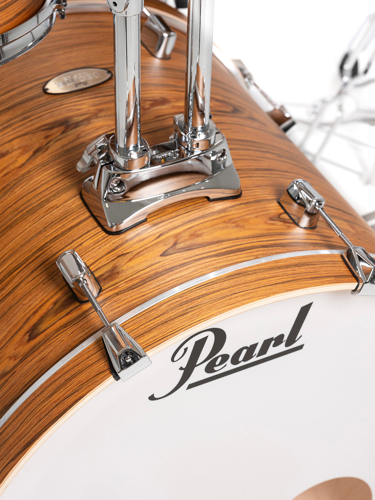 Decade Maple Artisan Rock 22" Satin Caramel Veil + Hwp-834
