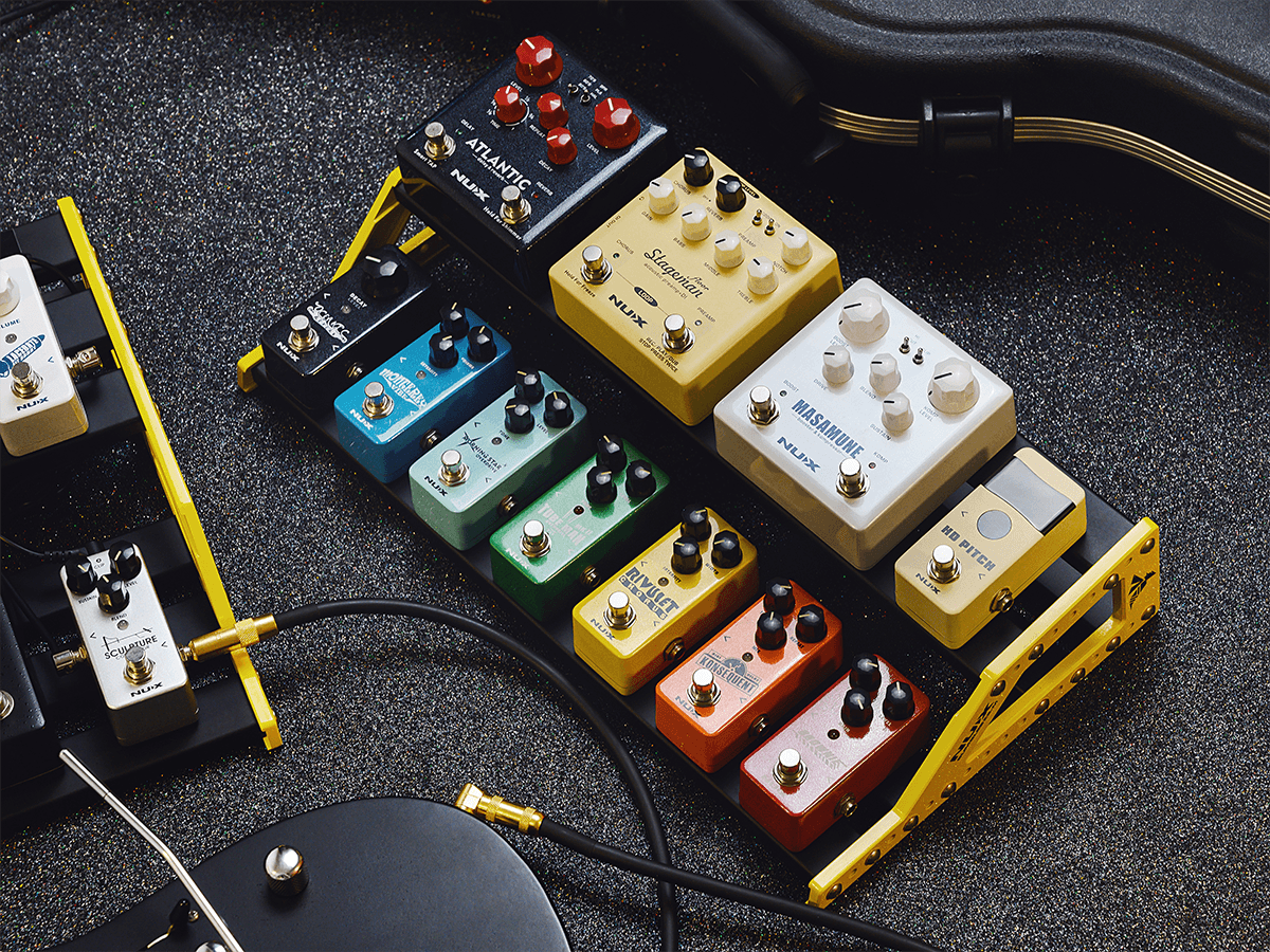 Pedalboard Medium Bumblebee NPB-M avec Housse