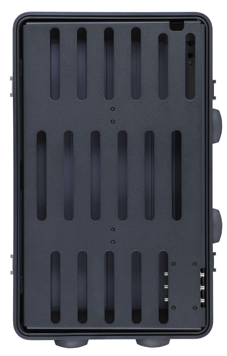 BCB-1000 Plastic Case Pedalboard With Wheels