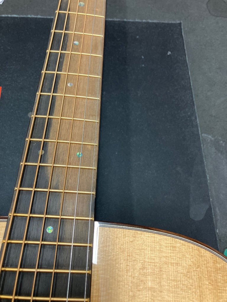 D-18 Modern Deluxe - Stock B