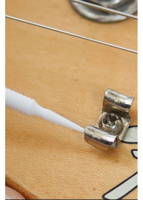MN106 TUNE-it Lubrifiant pour Instrument A Cordes