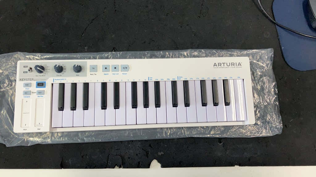 Keystep White - Stock B