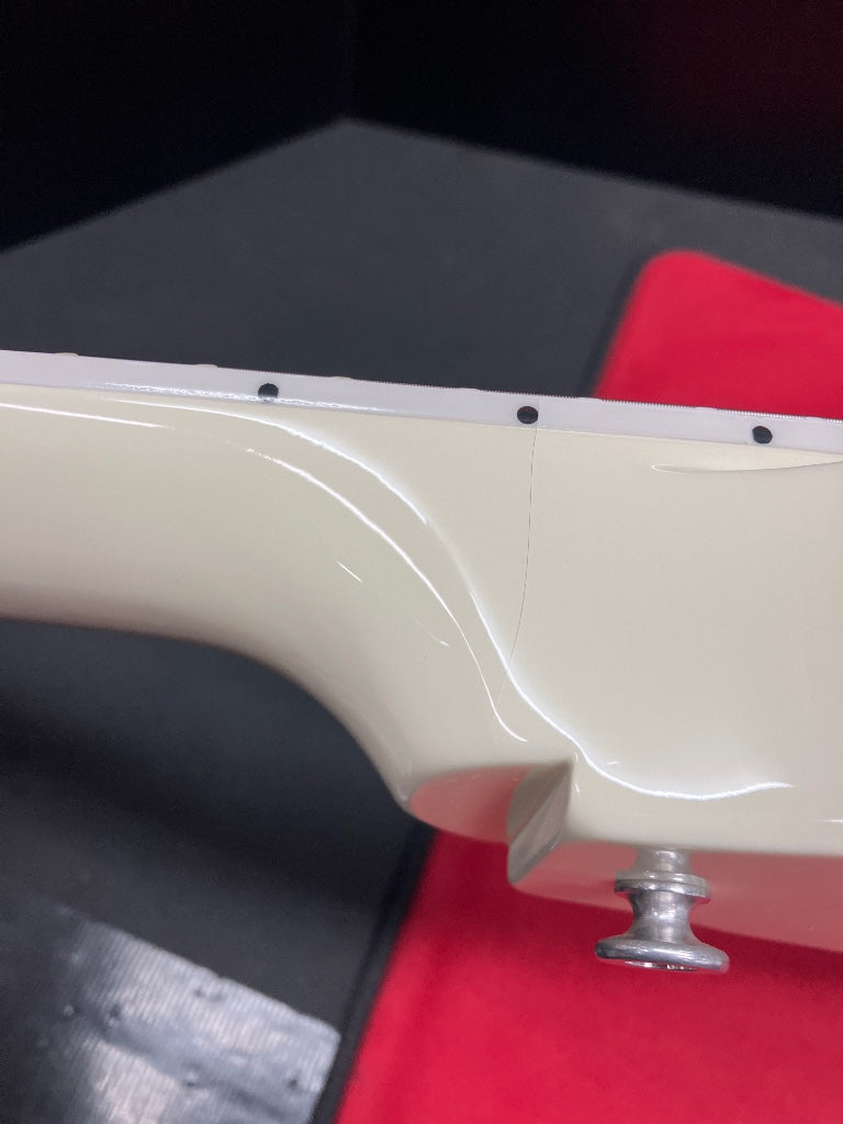 Flying V 70s Classic White Original STOCKB