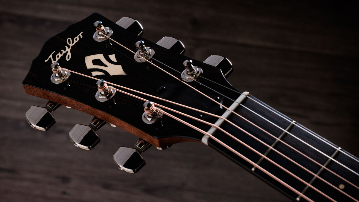Gold Label 514e Sunburst met crèmekleurige slagplaat Grand Auditorium